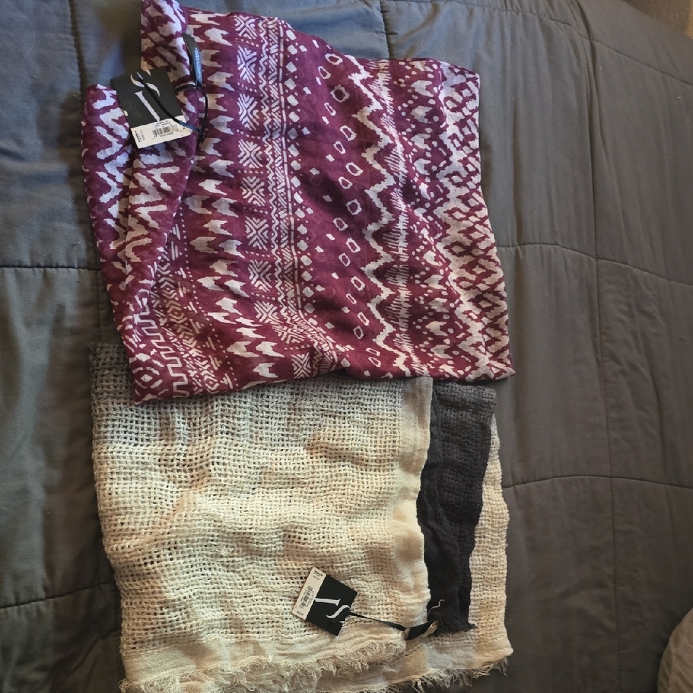 Patterned Burgundy and Cream Scarves Set